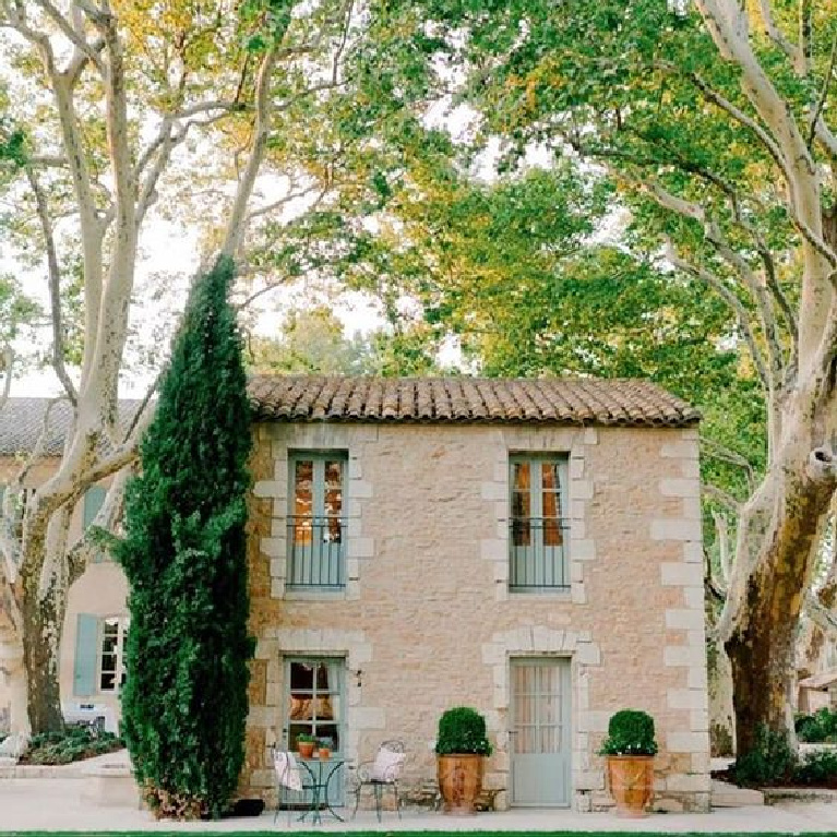 Storybook charm of a stone exterior of French farmhouse guest house at Provence Poiriers. #frenchfarmhouse #stonefarmhouse #provencehomes