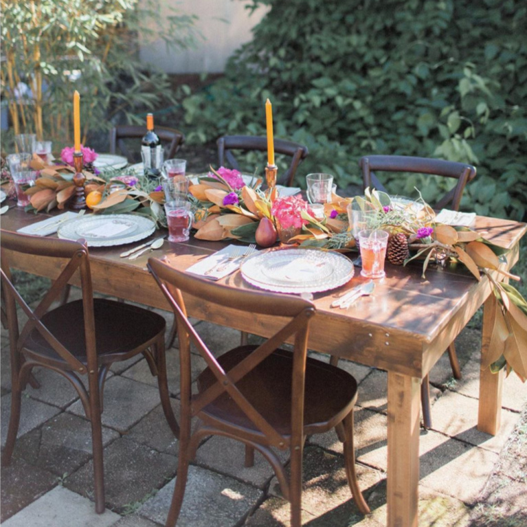 Simple yet elegant Thanksgiving tablescape inspiration with rustic, modern farmhouse, casual chic charm - see more details on Hello Lovely Studio. #tablescapes #thanksgiving #holidaytables #modernfarmhouse #rusticmodern #placesettings