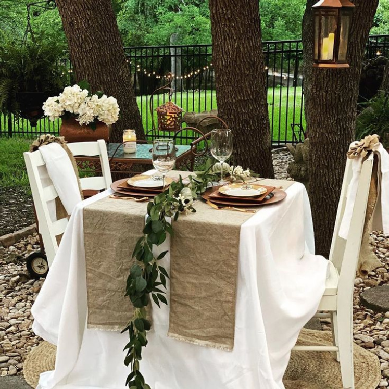 Simple yet elegant Thanksgiving tablescape inspiration with rustic, modern farmhouse, casual chic charm - see more details on Hello Lovely Studio. #tablescapes #thanksgiving #holidaytables #modernfarmhouse #rusticmodern #placesettings