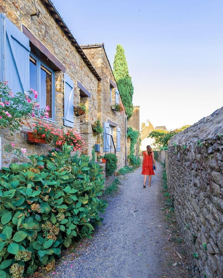 Glorious French country home exteriors in Bretagne