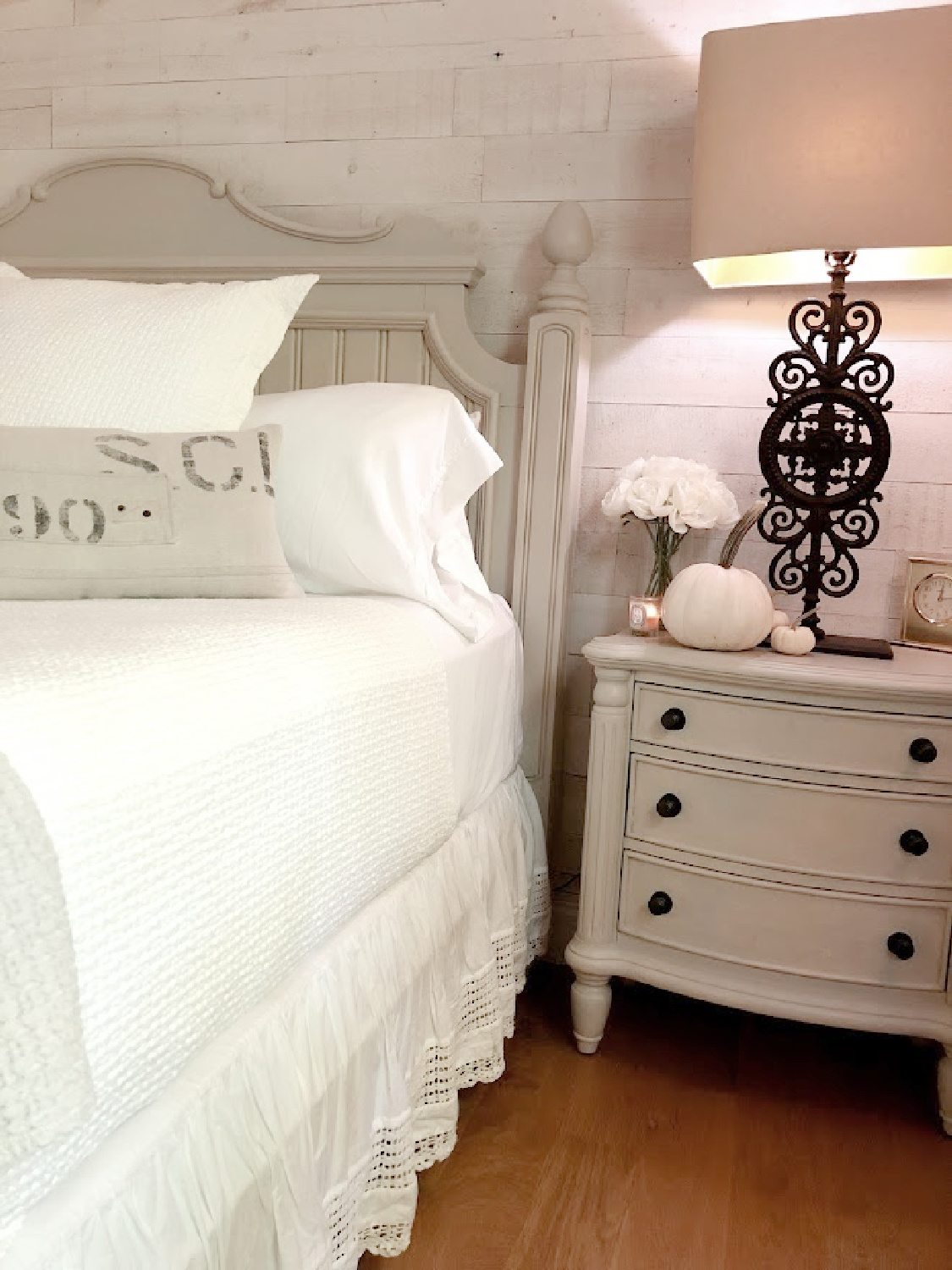 Hello Lovely's cozy white fall bedroom.