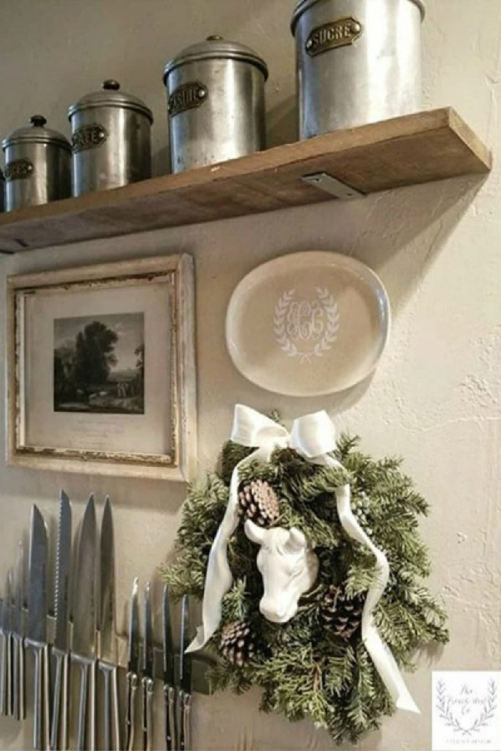 French Christmas decorating ideas from an amazing house tour of country French design from The French Nest Co. #christmasdecor #frenchcountry #frenchfarmhouse #frenchchristmas #whitedecor