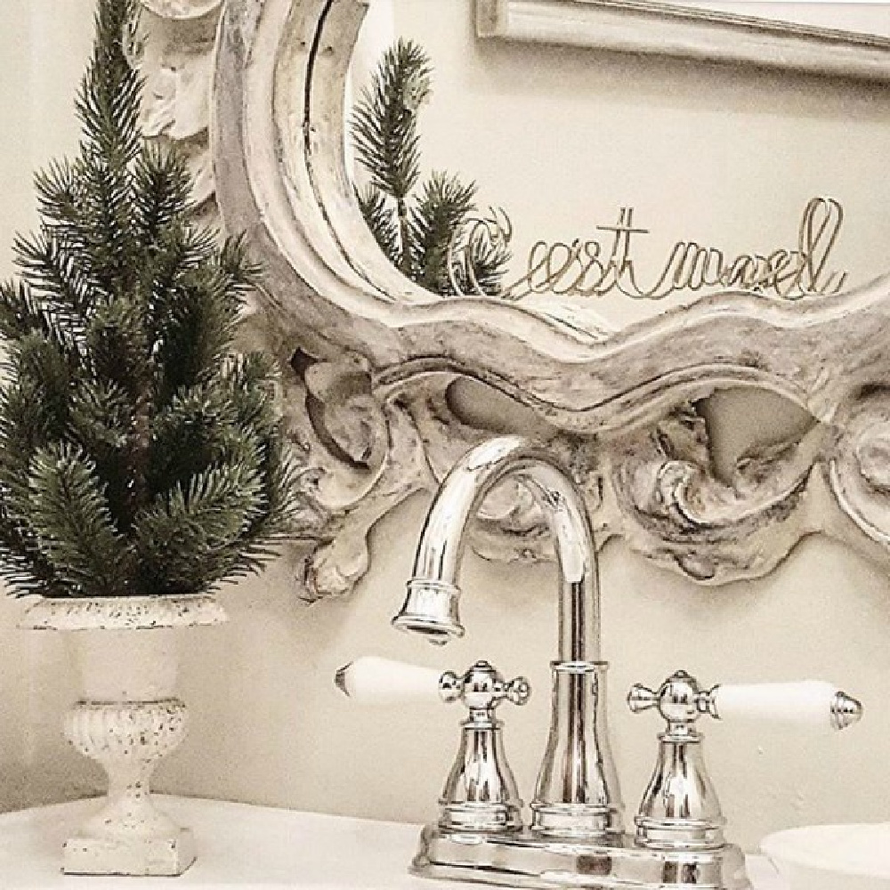 French Christmas decorating ideas from an amazing house tour of country French design from The French Nest Co. #christmasdecor #frenchcountry #frenchfarmhouse #frenchchristmas #whitedecor