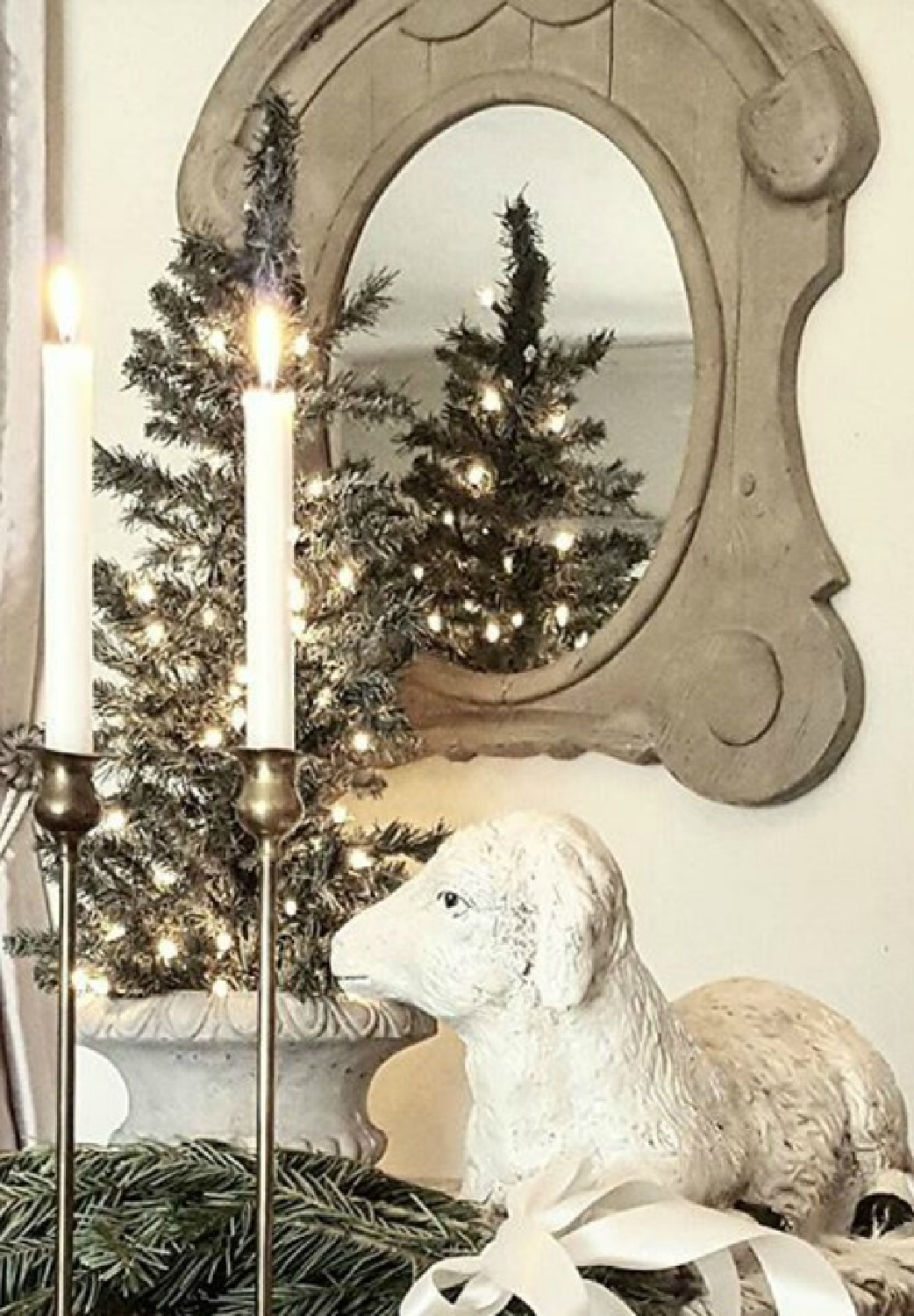 French Christmas decorating ideas from an amazing house tour of country French design from The French Nest Co. #christmasdecor #frenchcountry #frenchfarmhouse #frenchchristmas #whitedecor