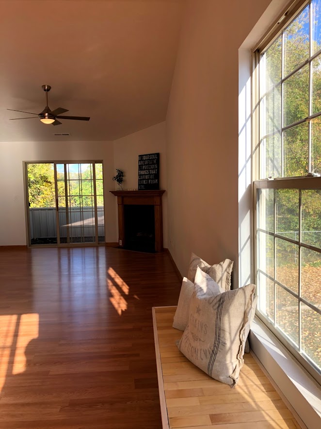 Come see our Industrial Farmhouse Condo Makeover on a Budget and Get the Look!