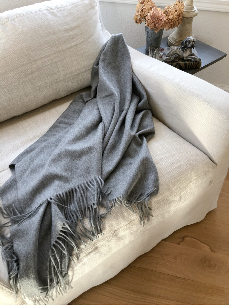 My cashmere throw from Italic looks gorgeous anywhere I toss it in the living room! Hello Lovely Studio. #cashmerethrow