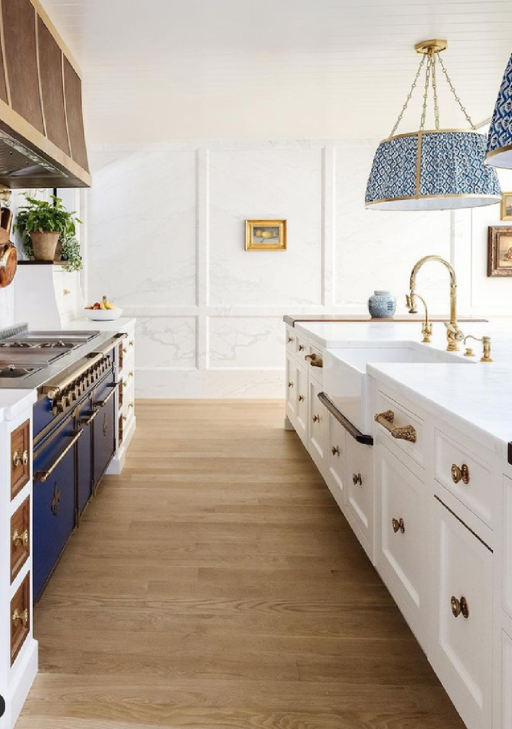 Luxurious and bespoke French kitchen by L'Atelier Paris and The Fox Group. #frenchkitchens #frenchrange