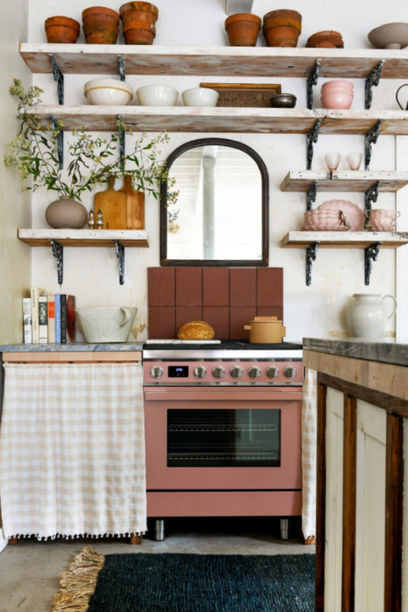 13 Clever Ideas for Warm White Kitchens - Hello Lovely