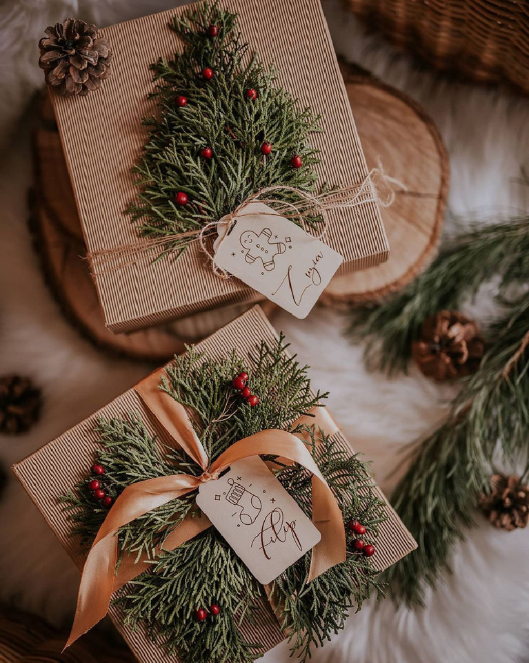 Beautifully wrapped gifts with Scandinavian Christmas natural, organic style - Iwona Padwalna.
