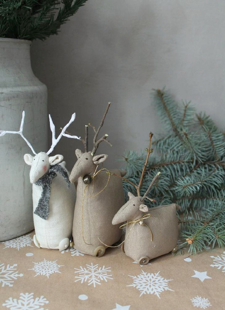 Sweet whimsical handmade deer from Shabby Annies on etsy have such a Nordic Scandi Christmas feel!