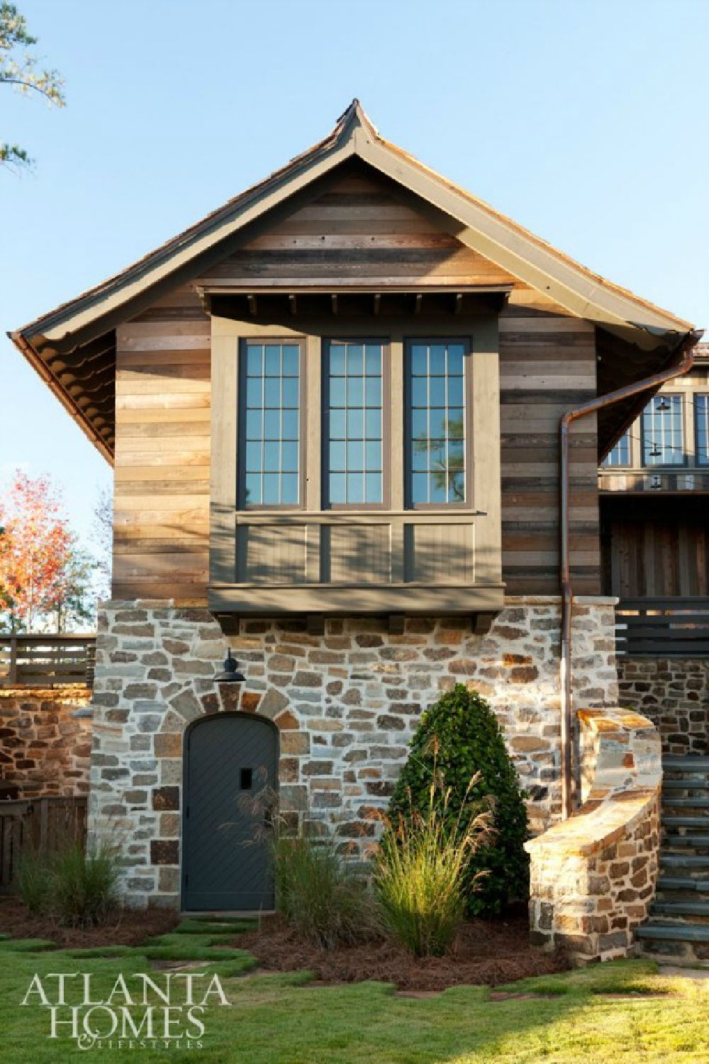 Timeless architecture and design by Atlanta-based Jeffrey Dungan who mixes rustic with elegant in luxury home design. #architecture #luxuryhome #jeffreydungan #timelessdesign #sophisticateddesign