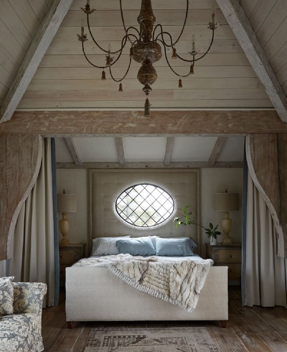 Timeless architecture and design by Atlanta-based Jeffrey Dungan who mixes rustic with elegant in luxury home design. #architecture #luxuryhome #jeffreydungan #timelessdesign #sophisticateddesign