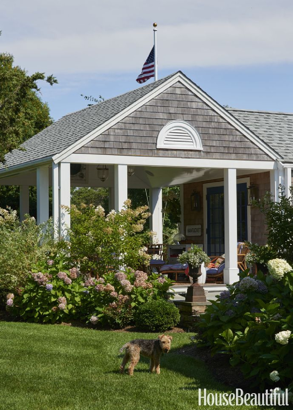 Nantucket cottage exterior. COME TOUR MORE Nantucket Style Chic & Summer Vibes! #nantucket #interiordesign #designinspiration #summerliving #coastalstyle #nantucketstyle