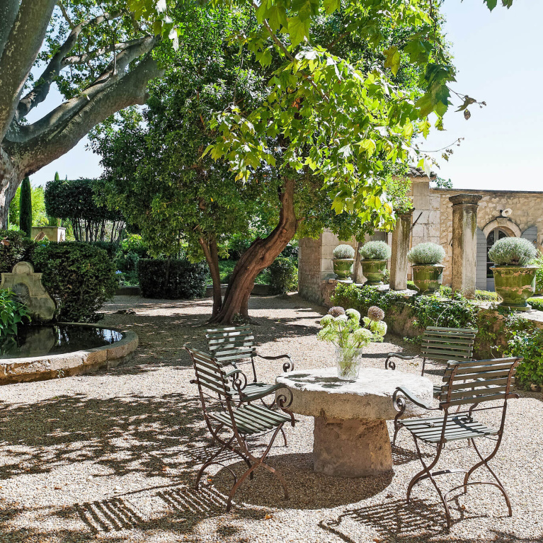 Come tour this stunning French Château Near St-Rémy-de-Provence Now! #frenchcountry #gardens