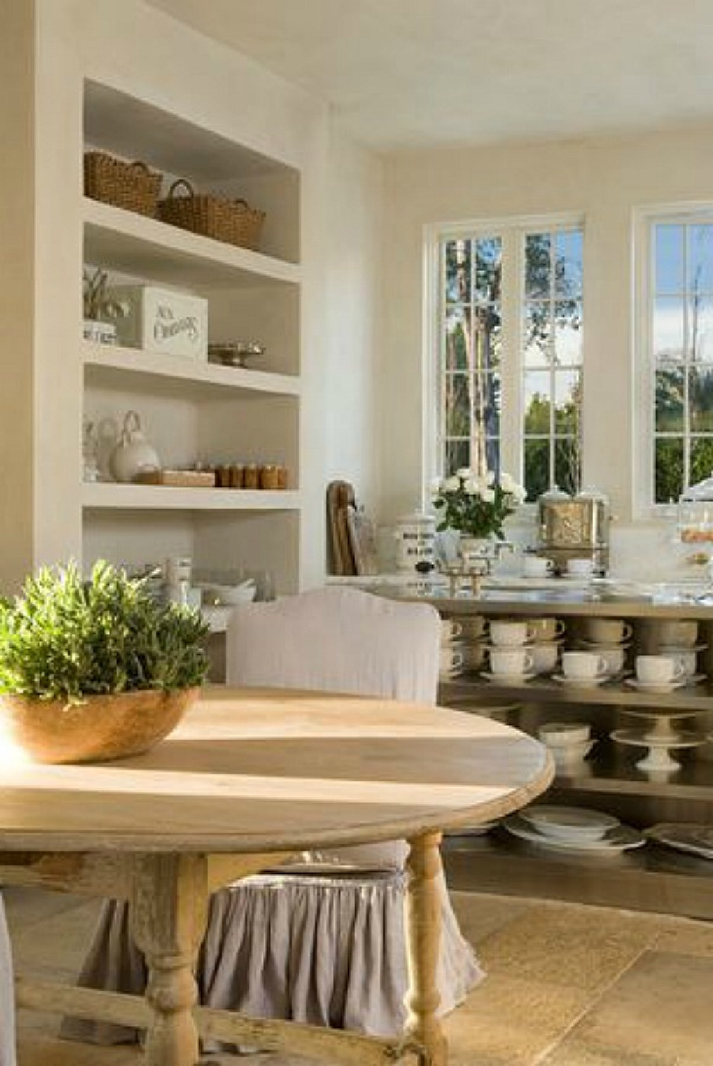 French country farmhouse kitchen with design by Pamela Pierce, architecture by Reagan Andre, and constructtion by MDD. Photo by Peter Vitale.