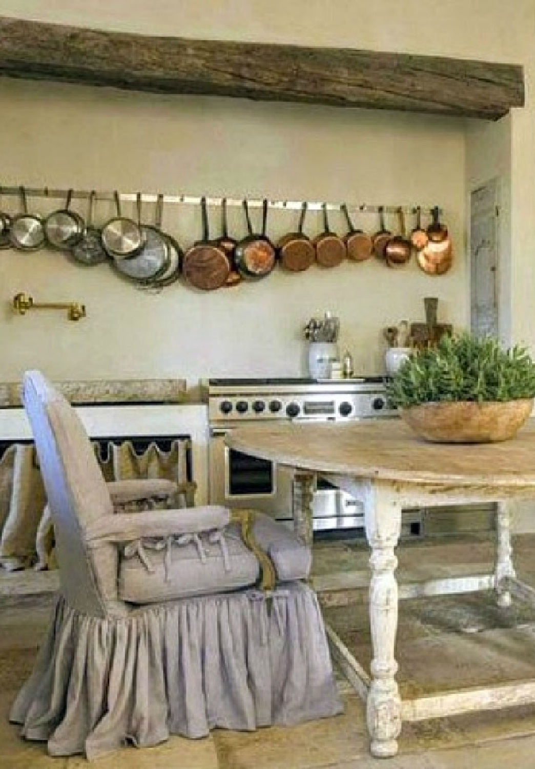 French country farmhouse kitchen with design by Pamela Pierce, architecture by Reagan Andre, and constructtion by MDD. Photo by Peter Vitale.