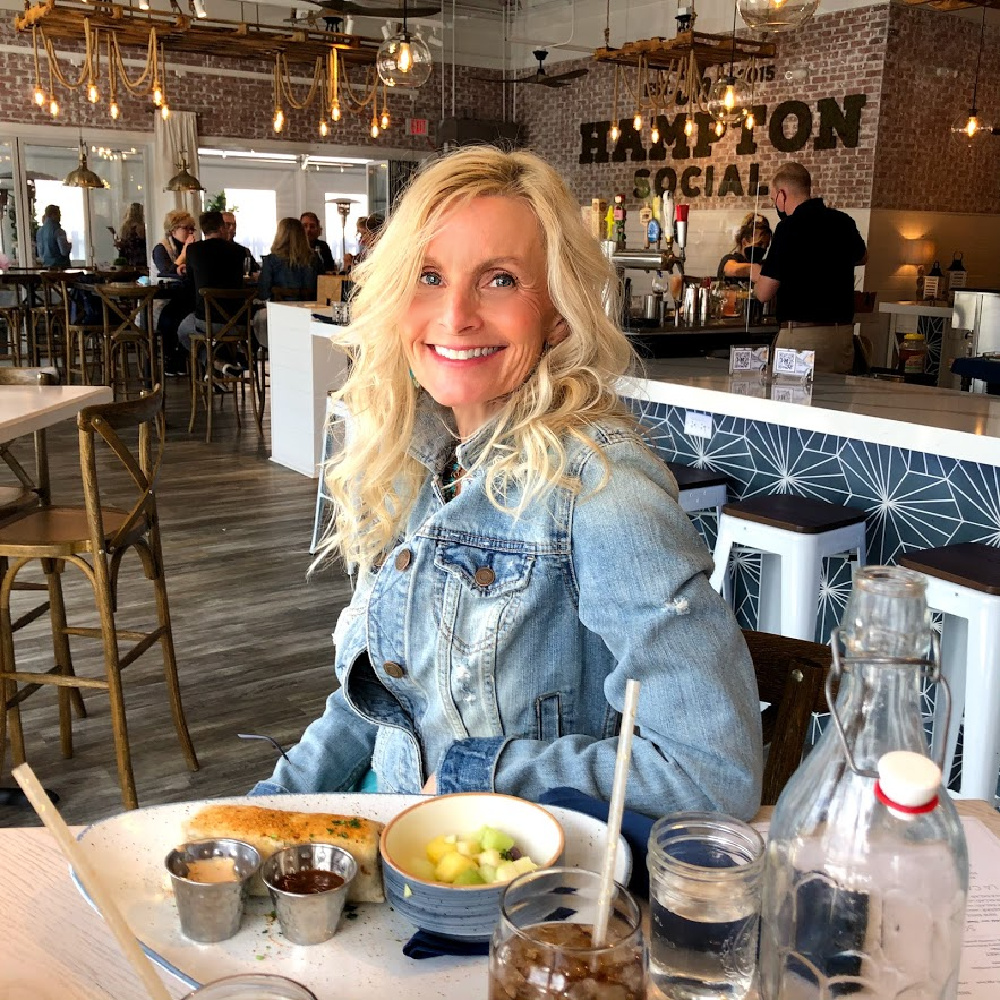 Michele of Hello Lovely in denim jacket at The Hampton Social in South Barrington for brunch. #thehamptonsocial #hamptonsocial