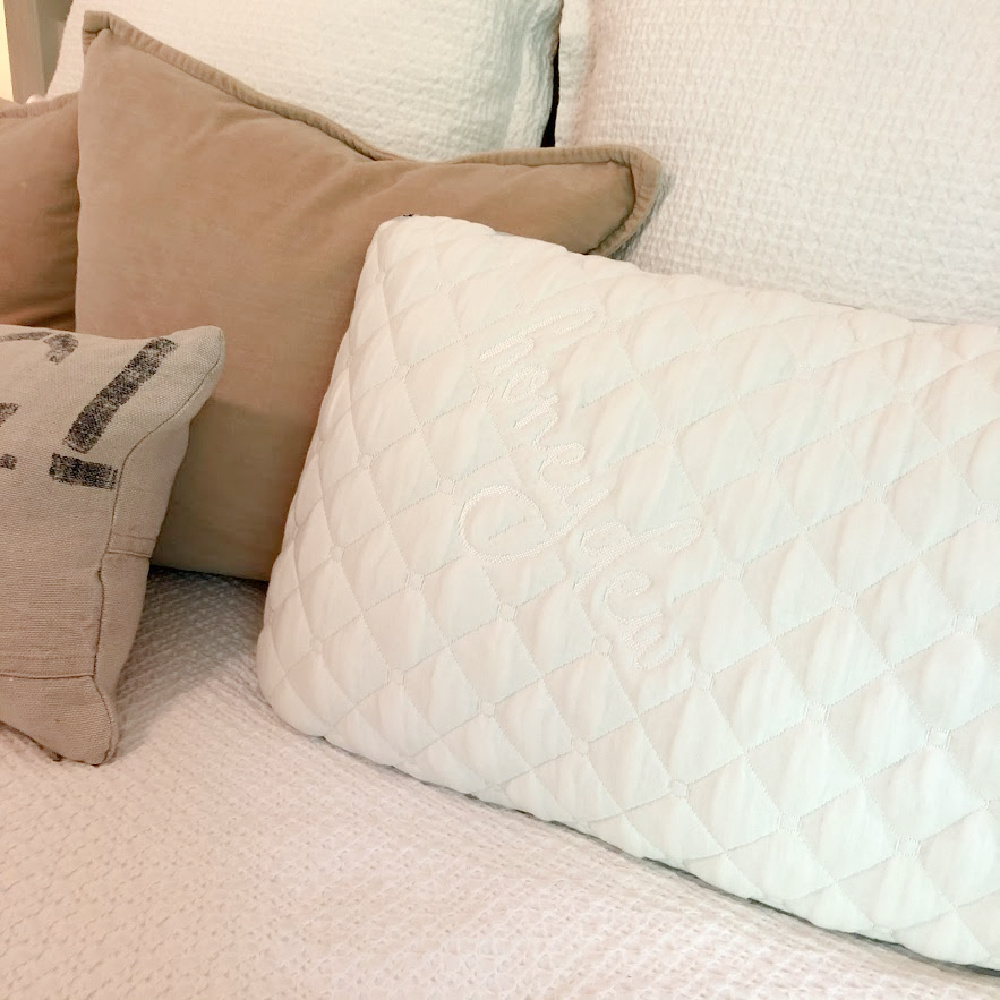 Luxurious and ultra-comfy, this quilted classic Scrumptious pillow from Honeydew has sweetened my sleep - Hello Lovely. #bestbedpillow #bedroompillows #bedding