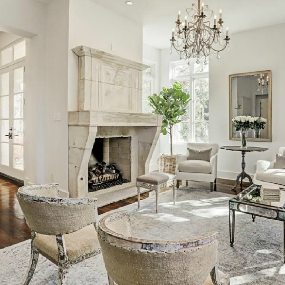 Gorgeous modern European country design style in this Houston home by Southampton. #europeancountry #interiordesign #whitedecor #modernfrench