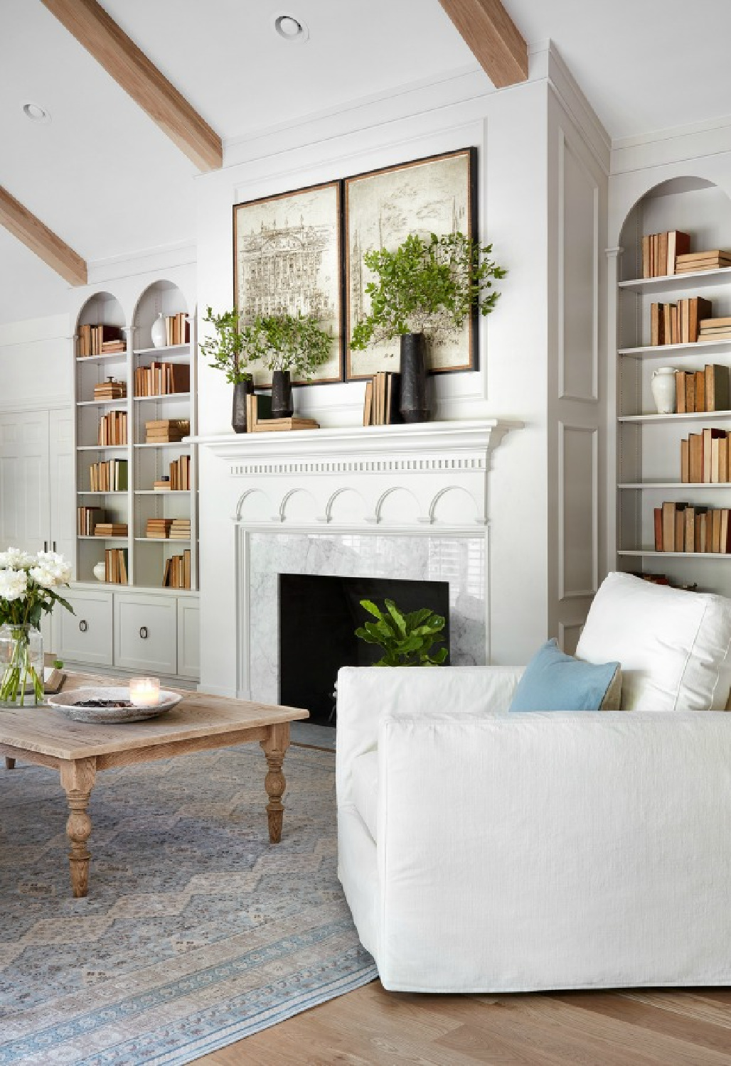 French country living room on Fixer Upper in Episode 11 of Season 5 - The Club House. #Joanna Gaines #fixerupper #interiordesign #getthelook