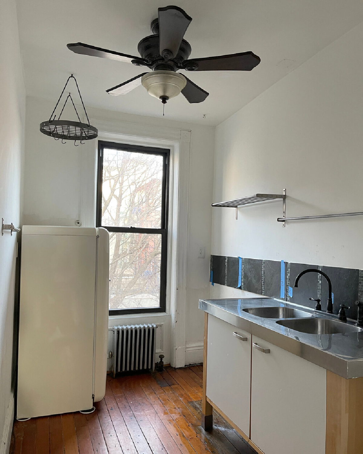 Before and After Brooklyn kitchen remodel with Ikea cabinets and Nieu bespoke cabinet door fronts - design by Reserve-Home. #ikeacabinets #refacedcabinets #beforeandafter #kitchenremodel