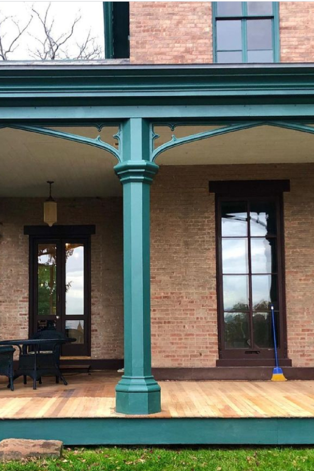 Tarrytown Green paint color (Benjamin Moore) on trim of a beautiful historic rick home - @rosshand1859. #tarrytowngreen #benjaminmooretarrytowngreen #paintcolors