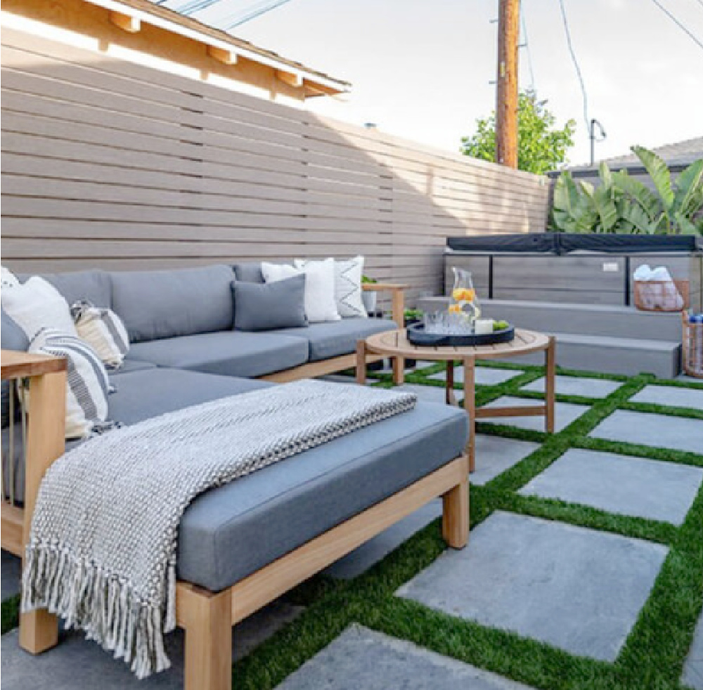 Backyard makeover - Anna Rosemann with Property Borthers Celebrity IOU (Season 2, episode 7 with Darren Criss).