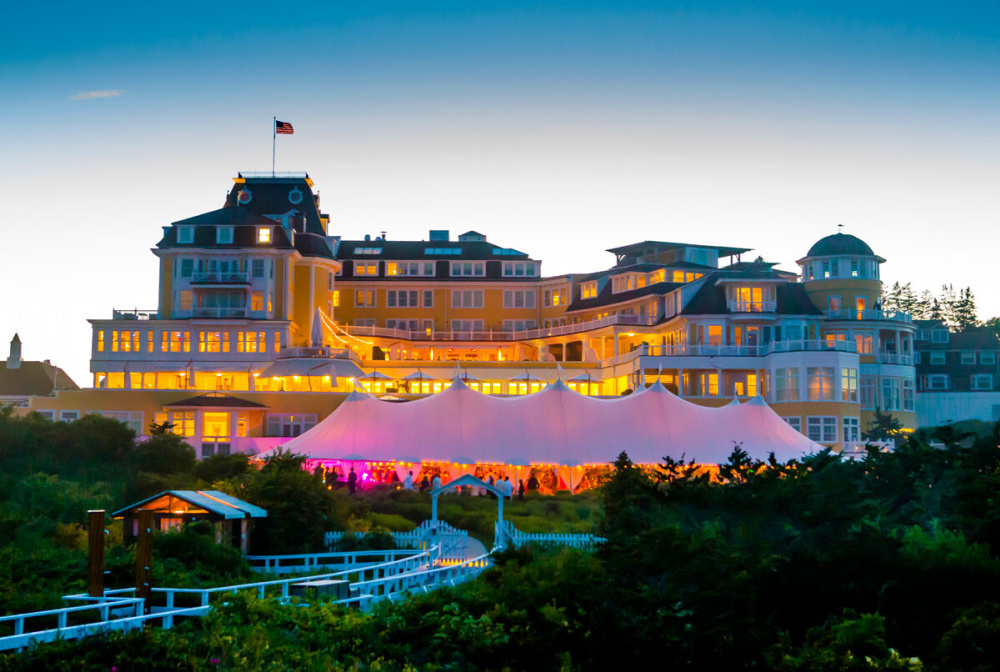 Ocean House in Rhode Island - Dave Robbins Photography for The Art of the Wedding by Relais & Châteaux. #weddingtents