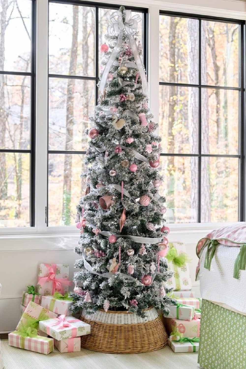 Atlanta Home for the Holidays Designer Showhouse Christmas tree in a glorious room with design by Courtney Giles Interiors. DHC Photo. #christmastreedecorating