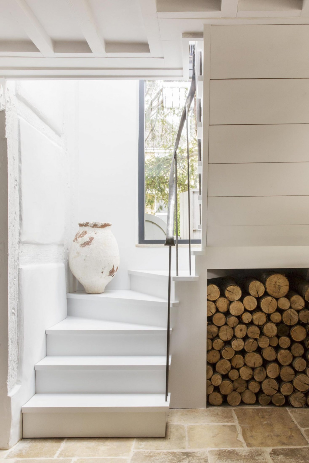 Beautiful stairs in a charming English country cottage - Anton & K.