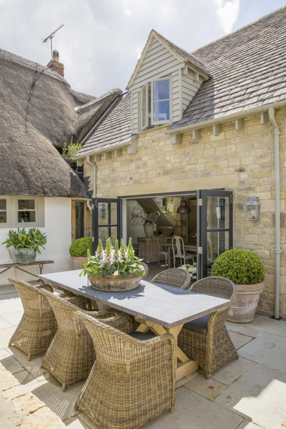 English cottage outdoor dining - Anton & K.