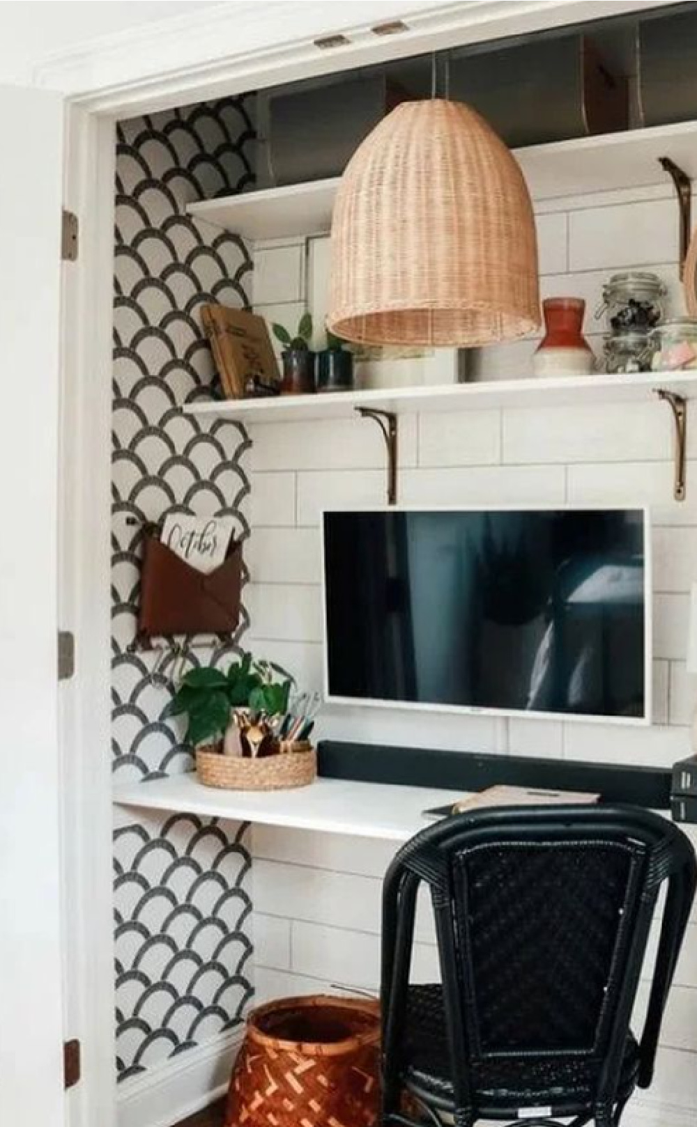 Cloffice with wallpaper, shiplap, and large computer monitor - @designhallyu. #cloffice #smallhomeoffice #homeofficedesign