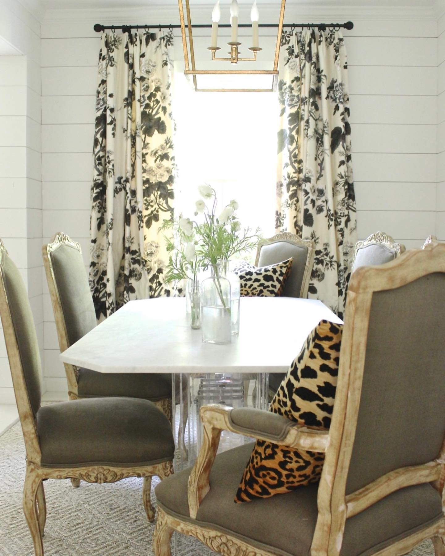 Beautiful dining room with Schumacher Pyne Hollyhock curtins and neutral colors - Sherry Hart designed. #diningrooms #pynehollyhock ##schumacher1889fabrics