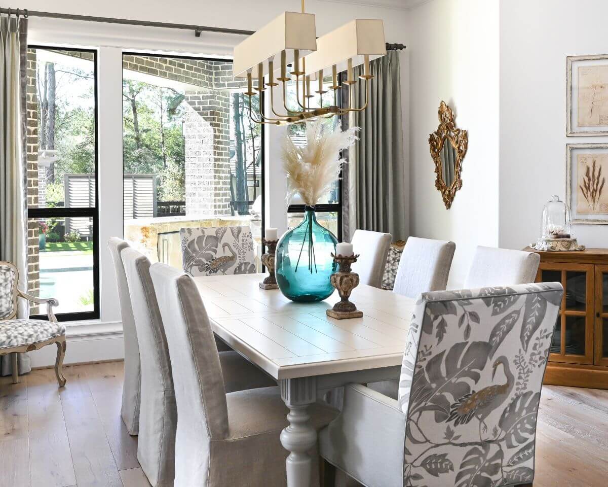 Modern French dining room - Morningstar Builders. #frenchcountrydiningroom #modernfrench