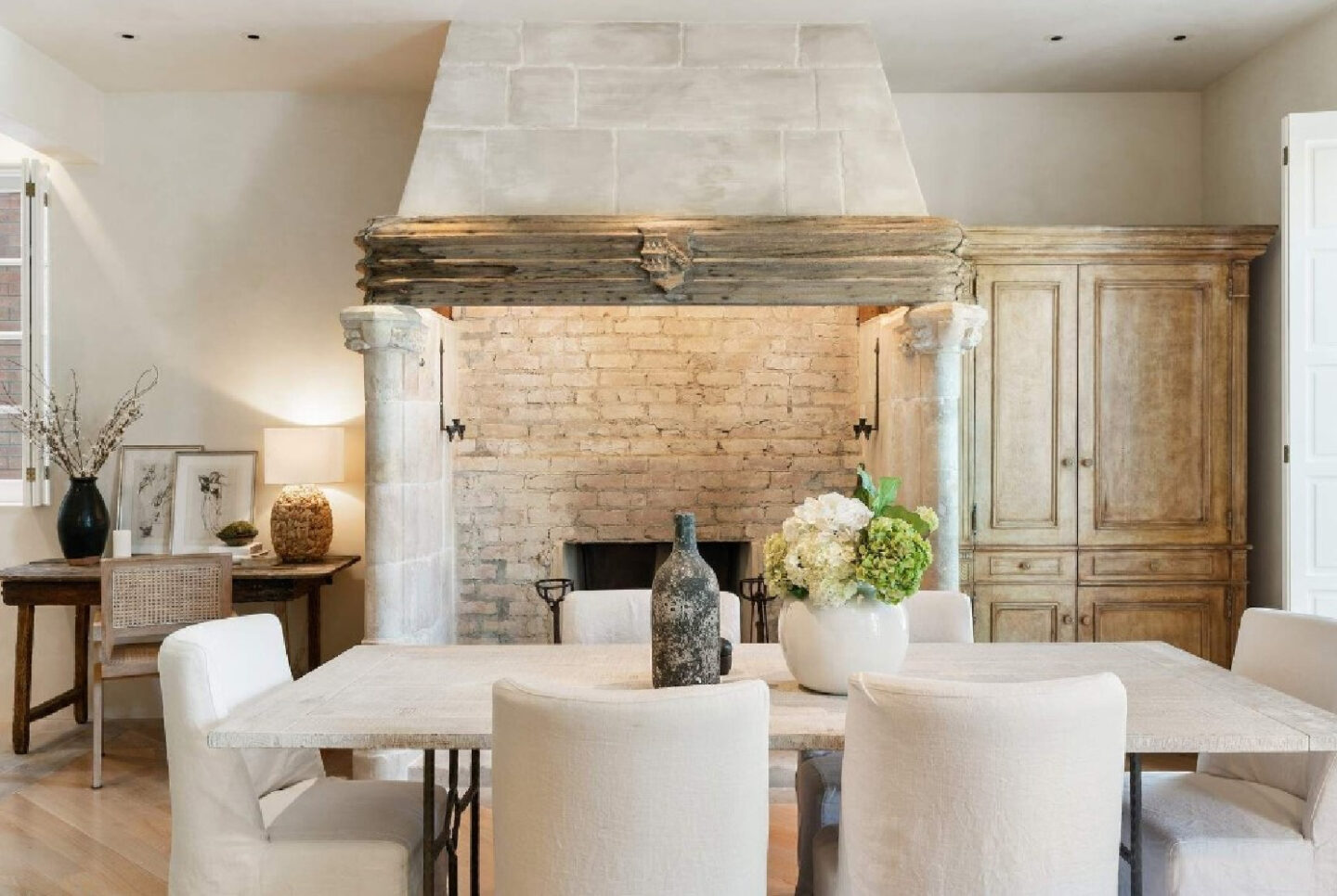 French kitchen in a Parisian style mansion in San Francisco. #frenchkitchens #elegantkitchendesign #oldworldstyle #frenchcountry