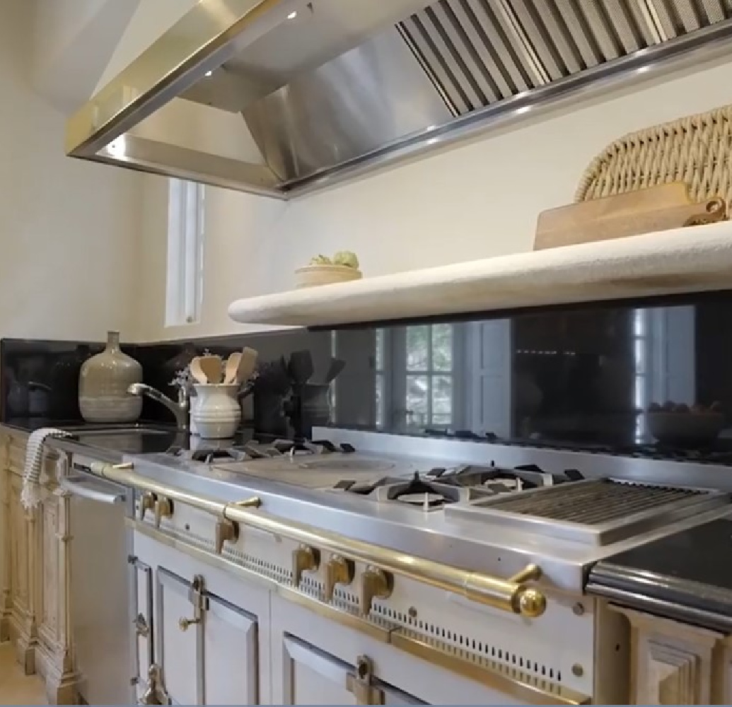 French kitchen in a Parisian style mansion in San Francisco. #frenchkitchens #elegantkitchendesign #oldworldstyle #frenchcountry