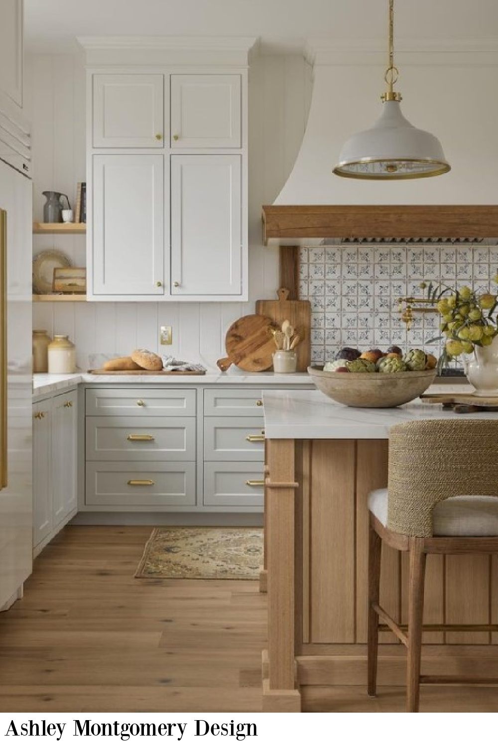Beautiful timeless natural kitchen by Ashley Montgomery Design. #timelesskitchens