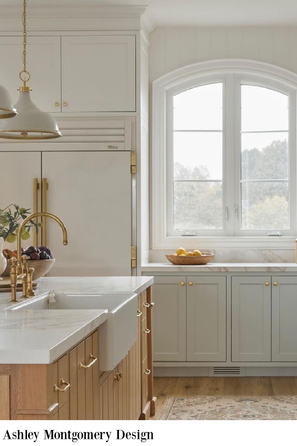 Beautiful timeless natural kitchen by Ashley Montgomery Design. #timelesskitchens