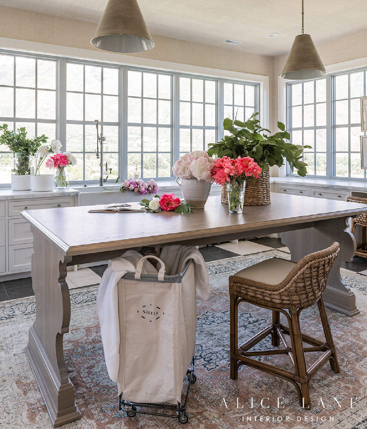 Fantasy laundry room of Rach Parcell by Alice Lane Home. #laundryroom #laundryroomgoals