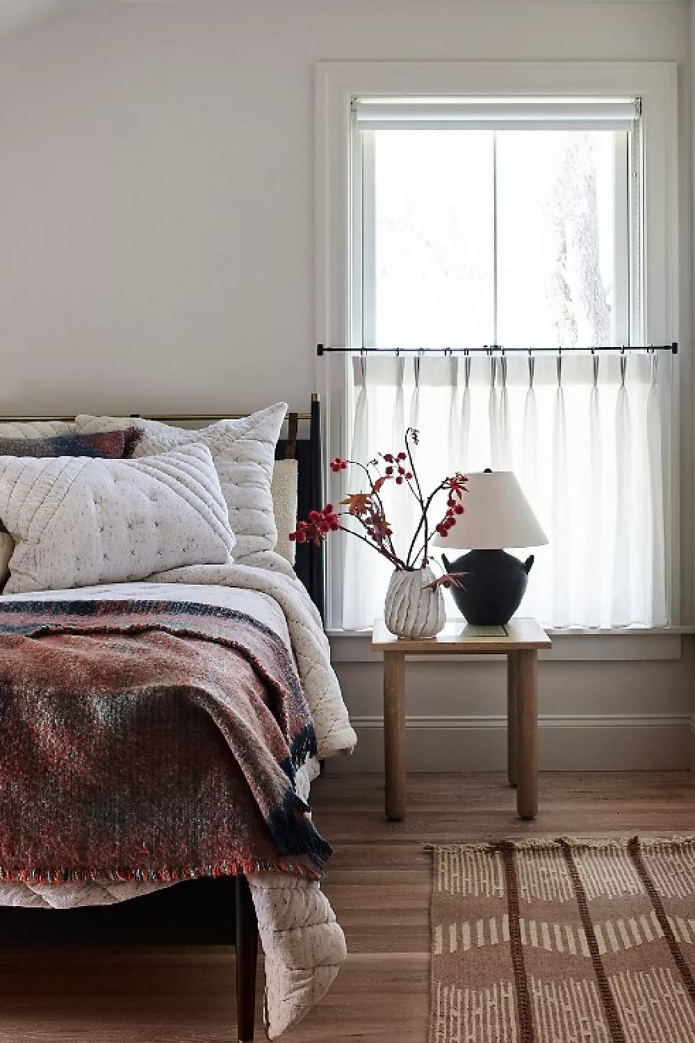 Amber Lewis designed California laidback luxurious bedroom with Marna table Lamp. #bedroomdesign #californiastyle #laidbackluxury #amberlewis