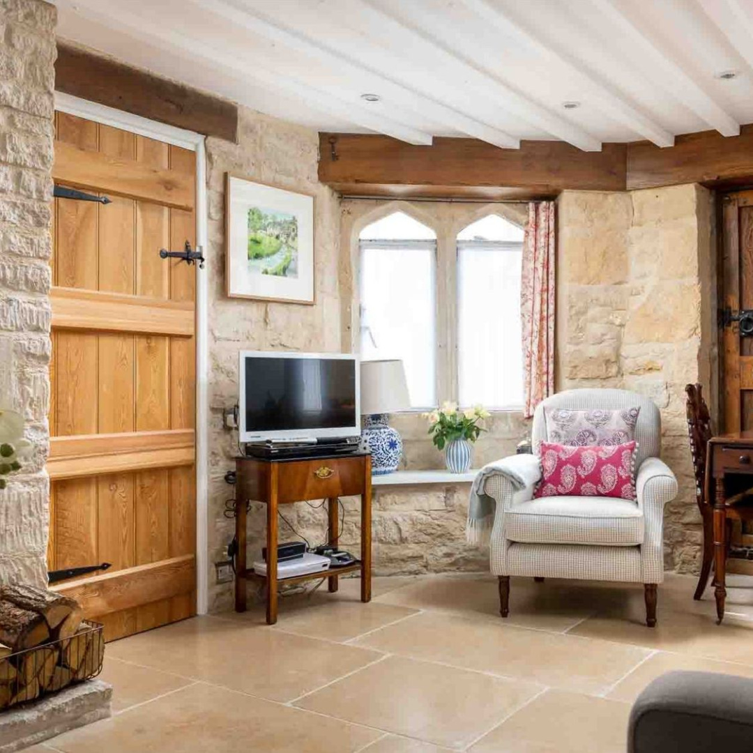 Cotswold cottage stone walls and wood beams - Butterrow Gate. #cotswoldcottage