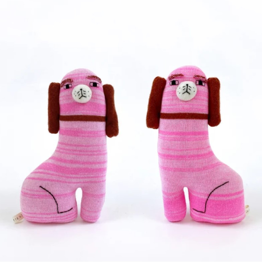 Pink knit Staffordshire dogs by Colette Bream on Etsy (2022 award winner of KIDS category!). #staffordshiredogs #knittoys #kidsroomdecor