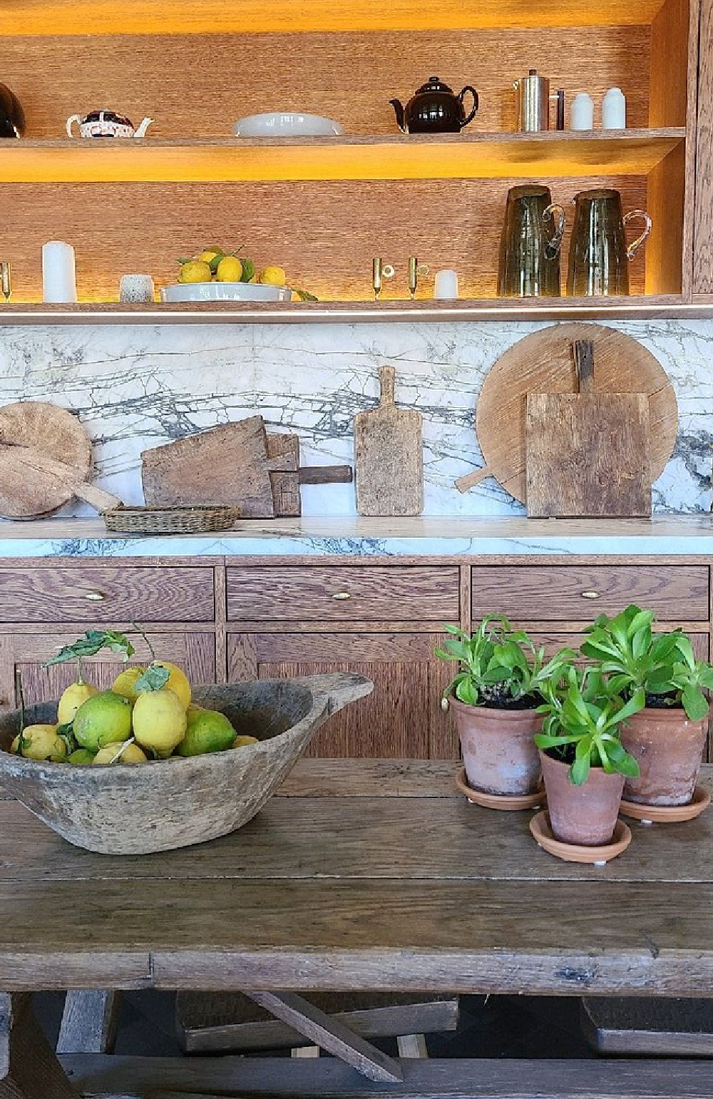 Rustic wood bar and marble shelves at Heckfield Place (Hampsire, England), a cozy luxurious hotel on 400 acres of English countryside - design by Ben Thompson. #heckfieldplace #englishcountrystyle