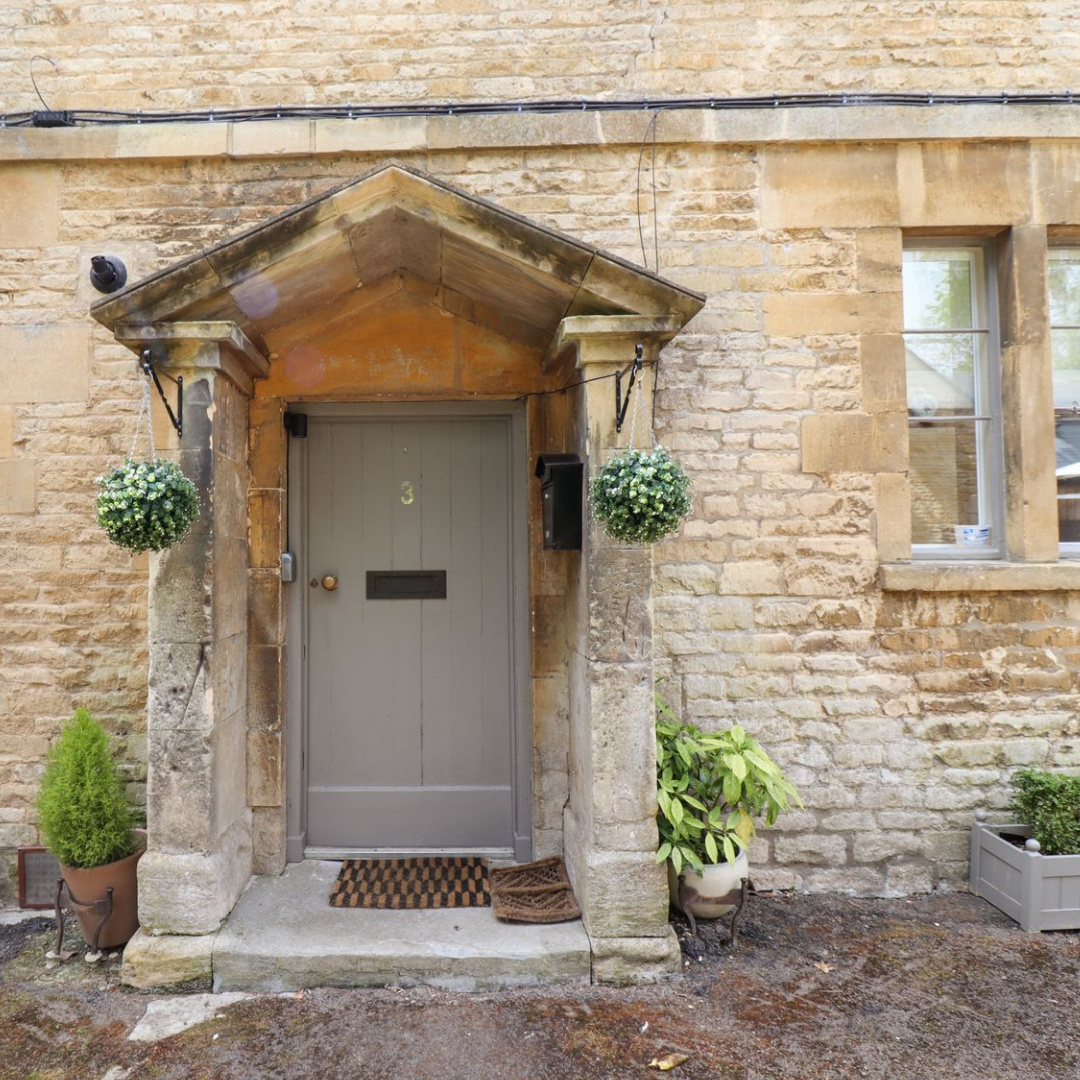 Front door to No. 3 Blockley - a charming vacation rental in the Cotswolds.