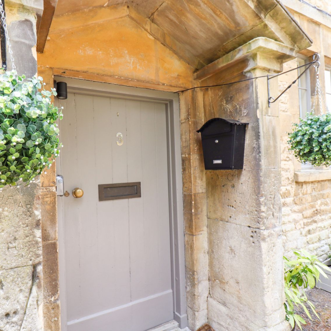 Front door to No. 3 Blockley - a charming vacation rental in the Cotswolds.