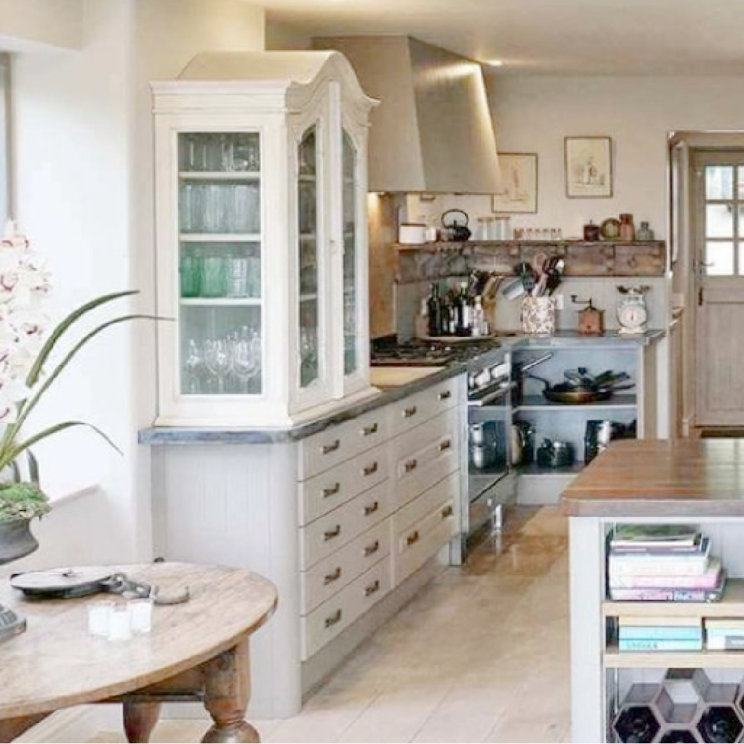 English country kitchen in Sixpenny Cottage - a charming vacation rental in the Cotswolds.