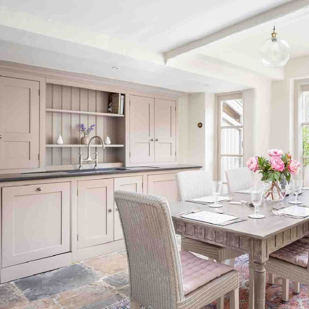 Kitchen and garden at Stanley Cottage - a charming vacation Cotswolds cottage rental.