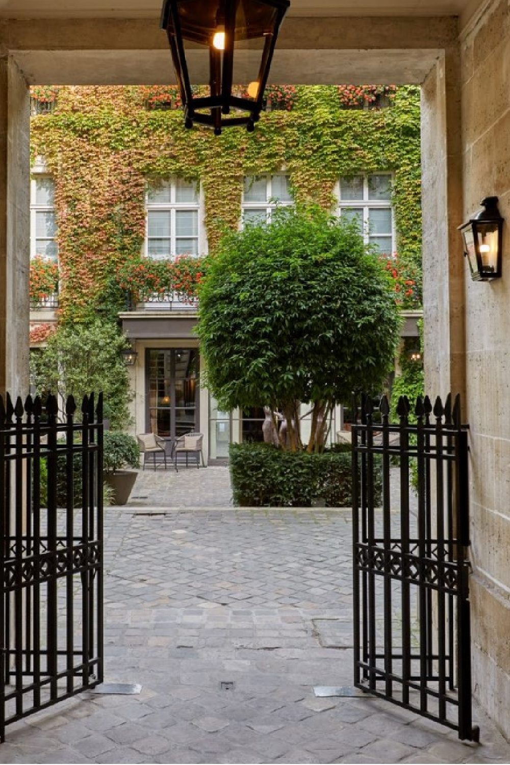 Pavillon de la Reine is a boutique hotel in Paris located in Place des Vosges in the Marais.