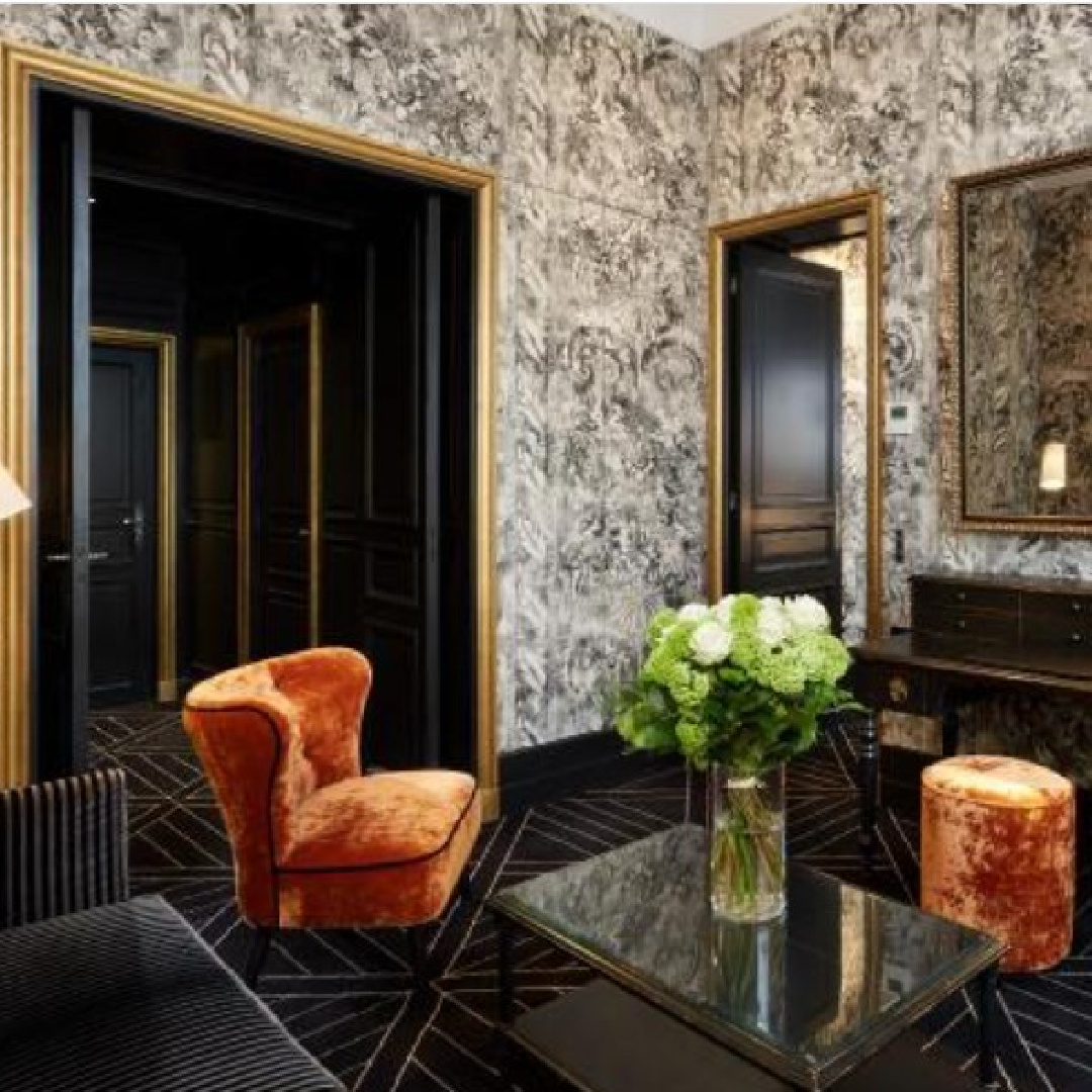 My favorite luxurious boutique hotel in Paris: Pavillon de la Reine. #parishotels #maraishotel #boutiquehotels