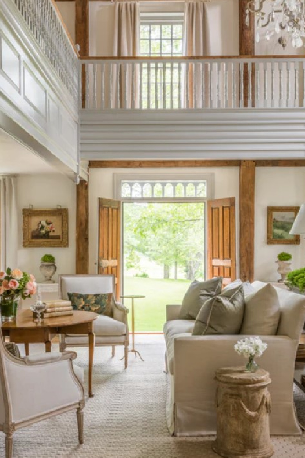 Pavilion Gray (Farrow & Ball) paint color on trim in a beautiful Connecticut home with antiques - Giannetti Home (photo: Lisa Romerein). #paviliongray #graypaintcolors